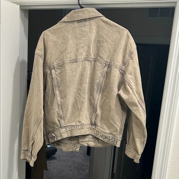 Levi's Women’s 90s Trucker Denim Jacket - Picture 6 of 9